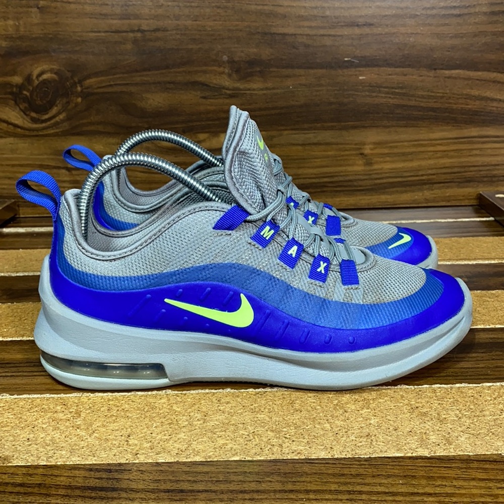 Nike Air Max Axis Women's US 7.5